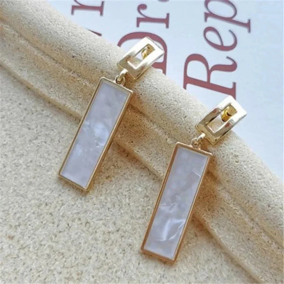 Elegant Cream White Enamel and Gold Open Rectangle 48x10mm Dangle Earrings - Picture 1 of 3